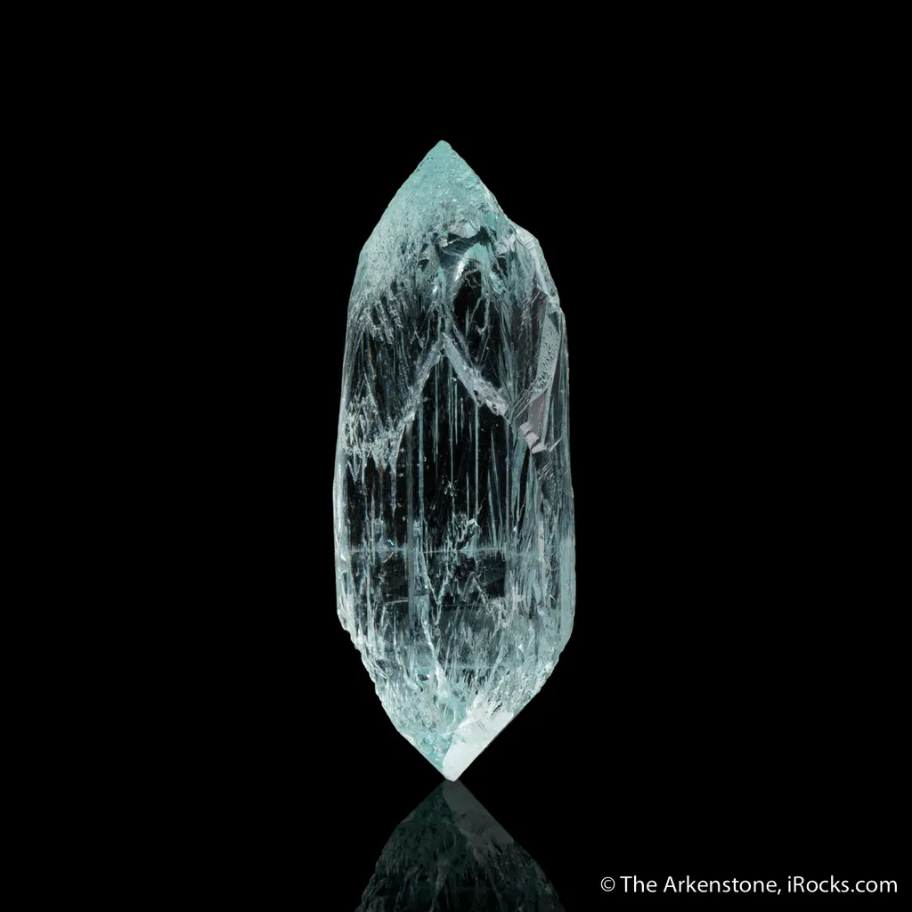 Beryl var. Aquamarine gem crystal image