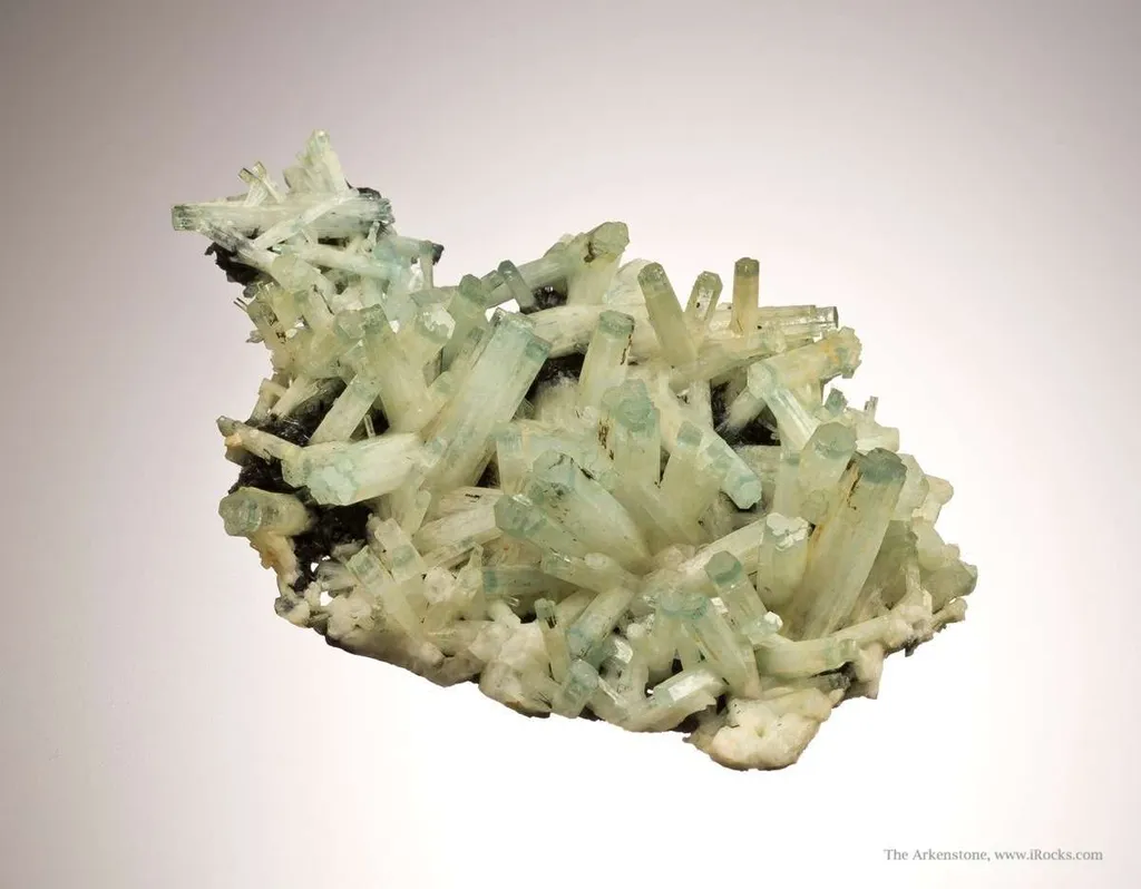 Beryl Var. Aquamarine & Heliodor image