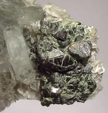 Beryl (Var: Aquamarine), Kesterite - image 2