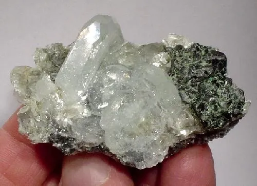 Beryl (Var: Aquamarine), Kesterite image