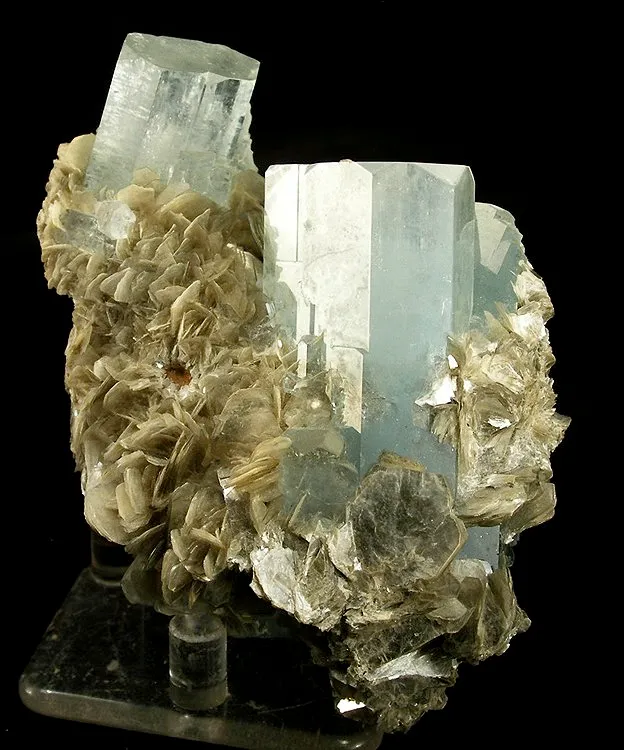 Beryl (Var: Aquamarine), Muscovite image