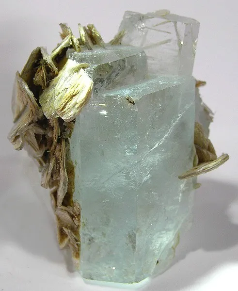 Beryl (Var: Aquamarine), Muscovite image