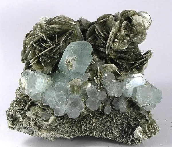 Beryl (Var: Aquamarine), Muscovite image