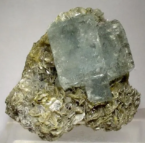 Beryl (Var: Aquamarine), Muscovite - image 1