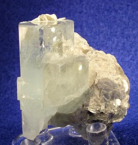 Beryl (Var: Aquamarine), Muscovite - image 1