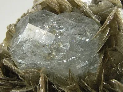 Beryl (Var: Aquamarine), Muscovite - image 2