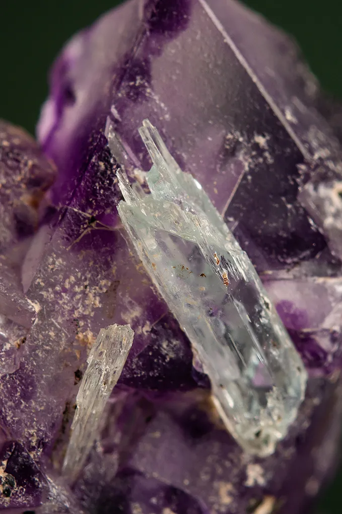 Beryl var. Aquamarine on Fluorite (Spinel twin) - image 2