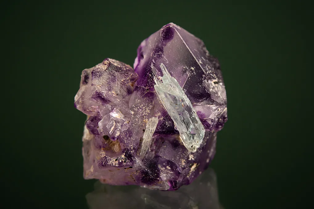 Beryl var. Aquamarine on Fluorite (Spinel twin) image