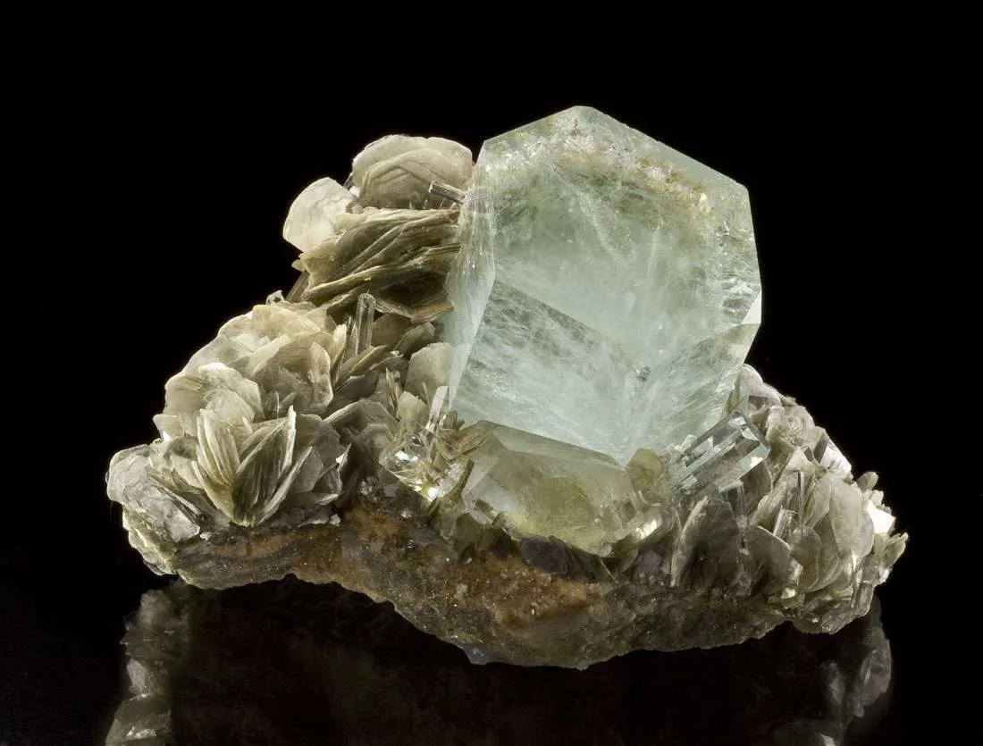Beryl Var. Aquamarine on Muscovite - image 2