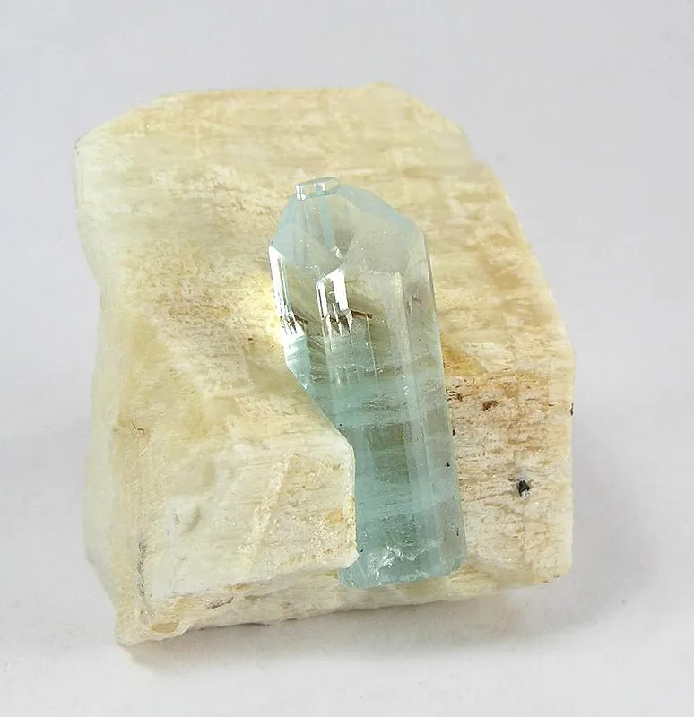Beryl (Var: Aquamarine), Orthoclase image
