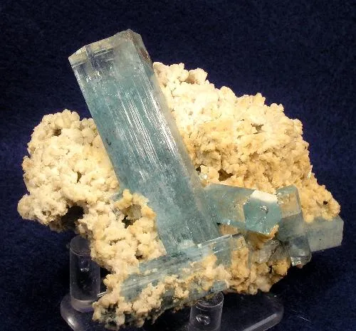 Beryl (Var: Aquamarine), Orthoclase, Opal (Var: Opal-An) image