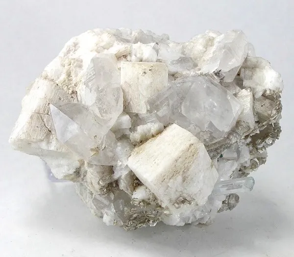 Beryl (Var: Aquamarine), Orthoclase, Quartz image