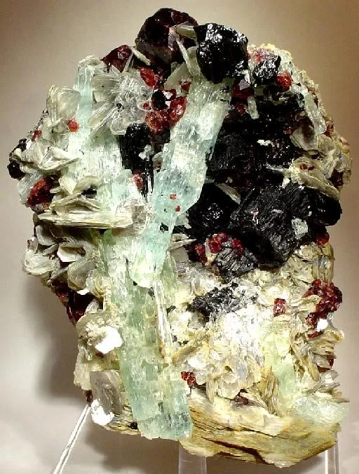Beryl (Var: Aquamarine), Spessartine, Schorl, Muscovite image