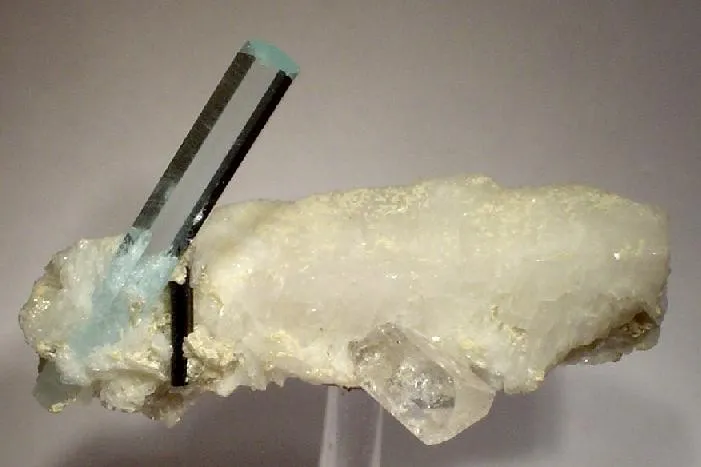 Beryl (Var: Aquamarine), Topaz, Elbaite, Albite image