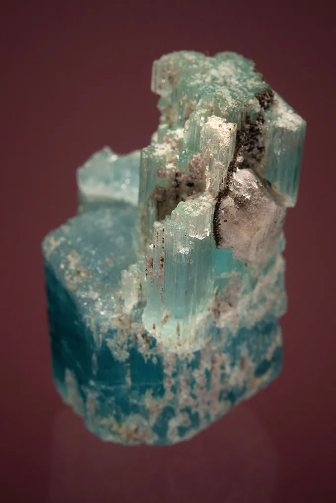 Beryl var. Aquamarine with Bertrandite, Fluorapatite and Quartz - image 4