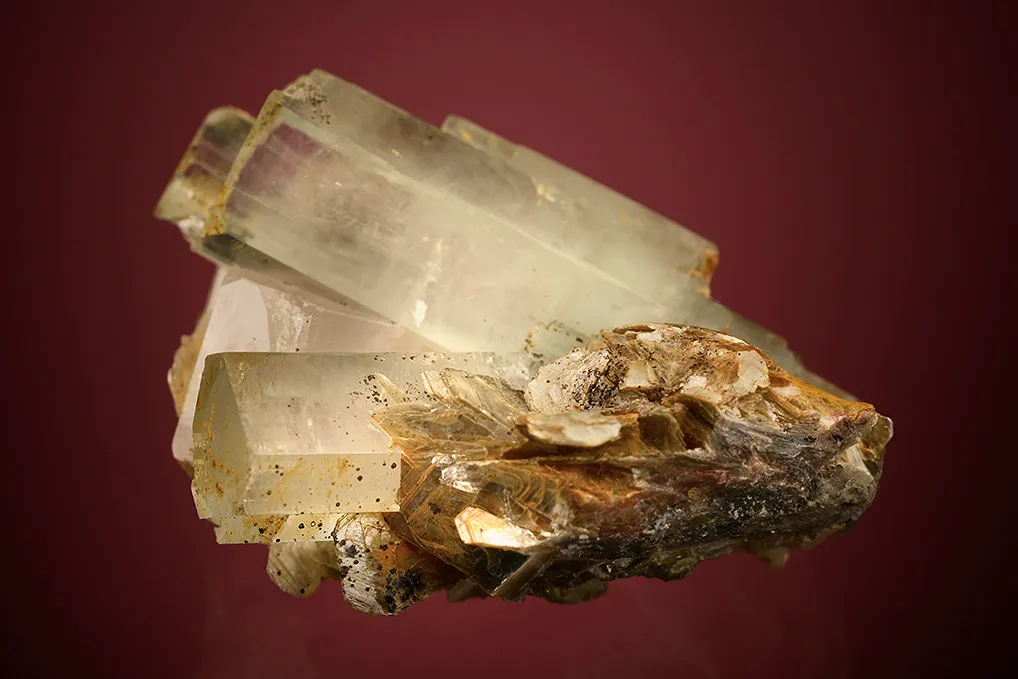 Beryl var. Aquamarine with Fluorapatite - image 2
