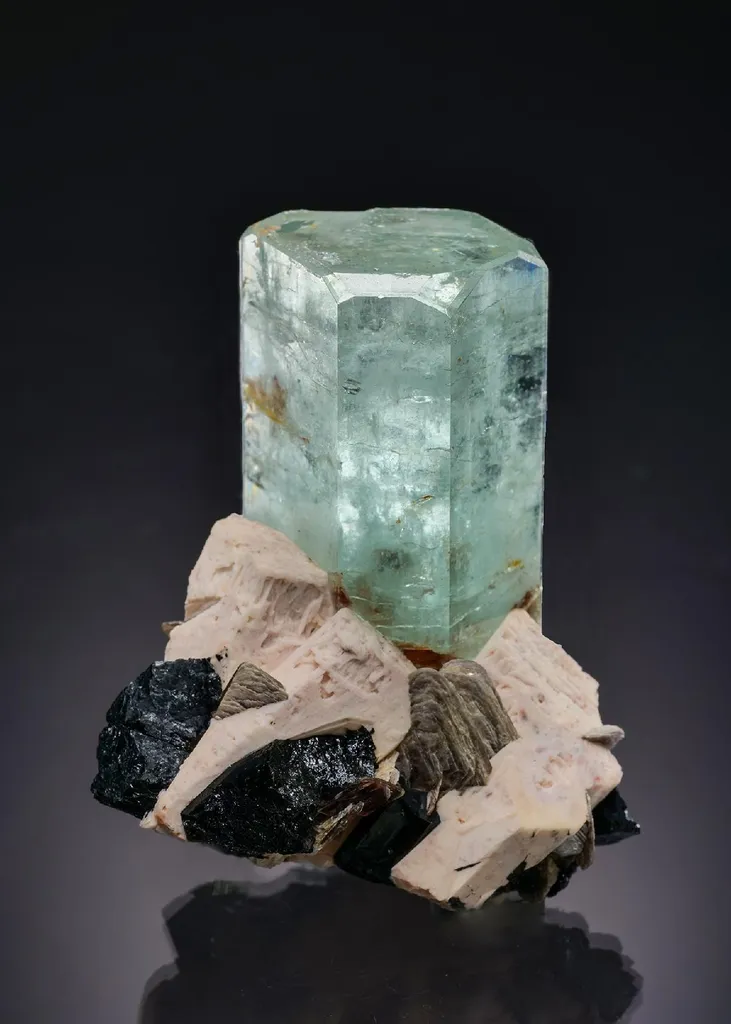 Beryl var. Aquamarine with Fluorapatite, Muscovite and Feldspar