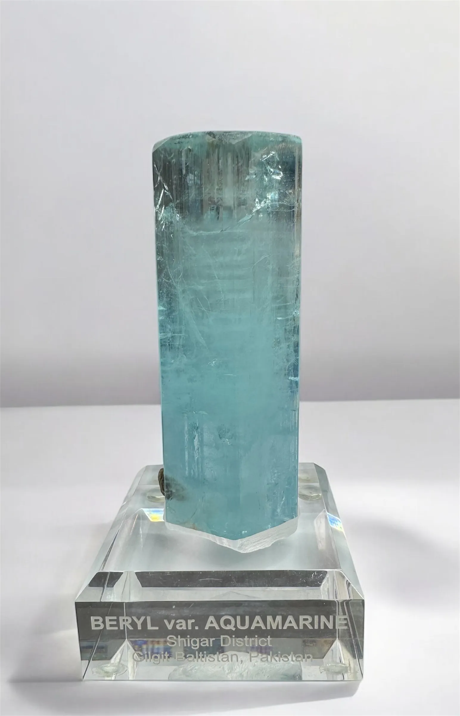 Beryl var Aquamarine with Muscovite - image 1