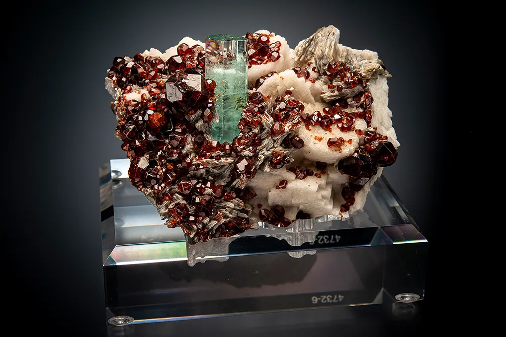 Beryl var. Aquamarine with Spessartine on Microcline and Muscovite - image 3