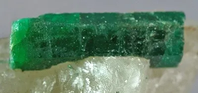 Beryl (Var: Emerald) - image 2