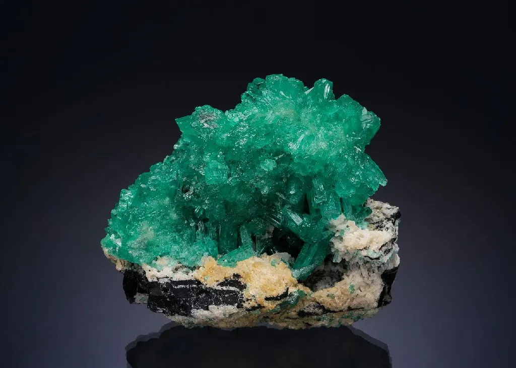 BERYL var. Emerald image