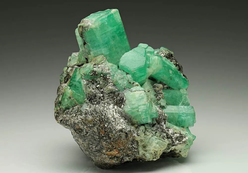Beryl Var. Emerald image