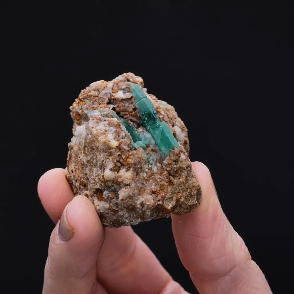 Beryl var. Emerald - image 3