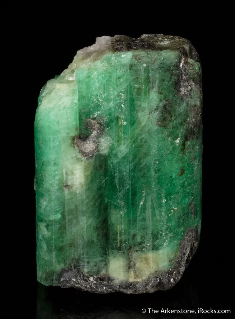 Beryl var. Emerald image