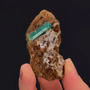 Beryl var. Emerald