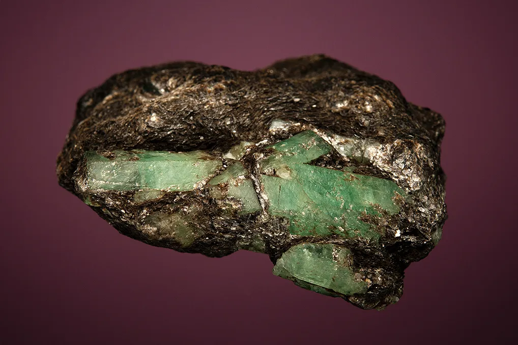 Beryl var. Emerald - image 4