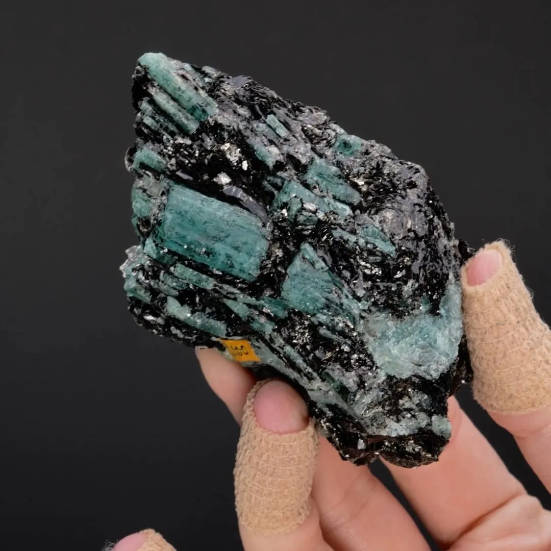 Beryl var. Emerald - image 2