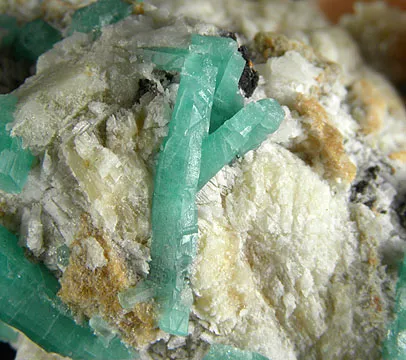 Beryl (Var: Emerald) - image 4