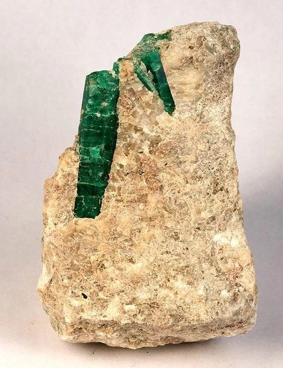 Beryl (Var: Emerald) image