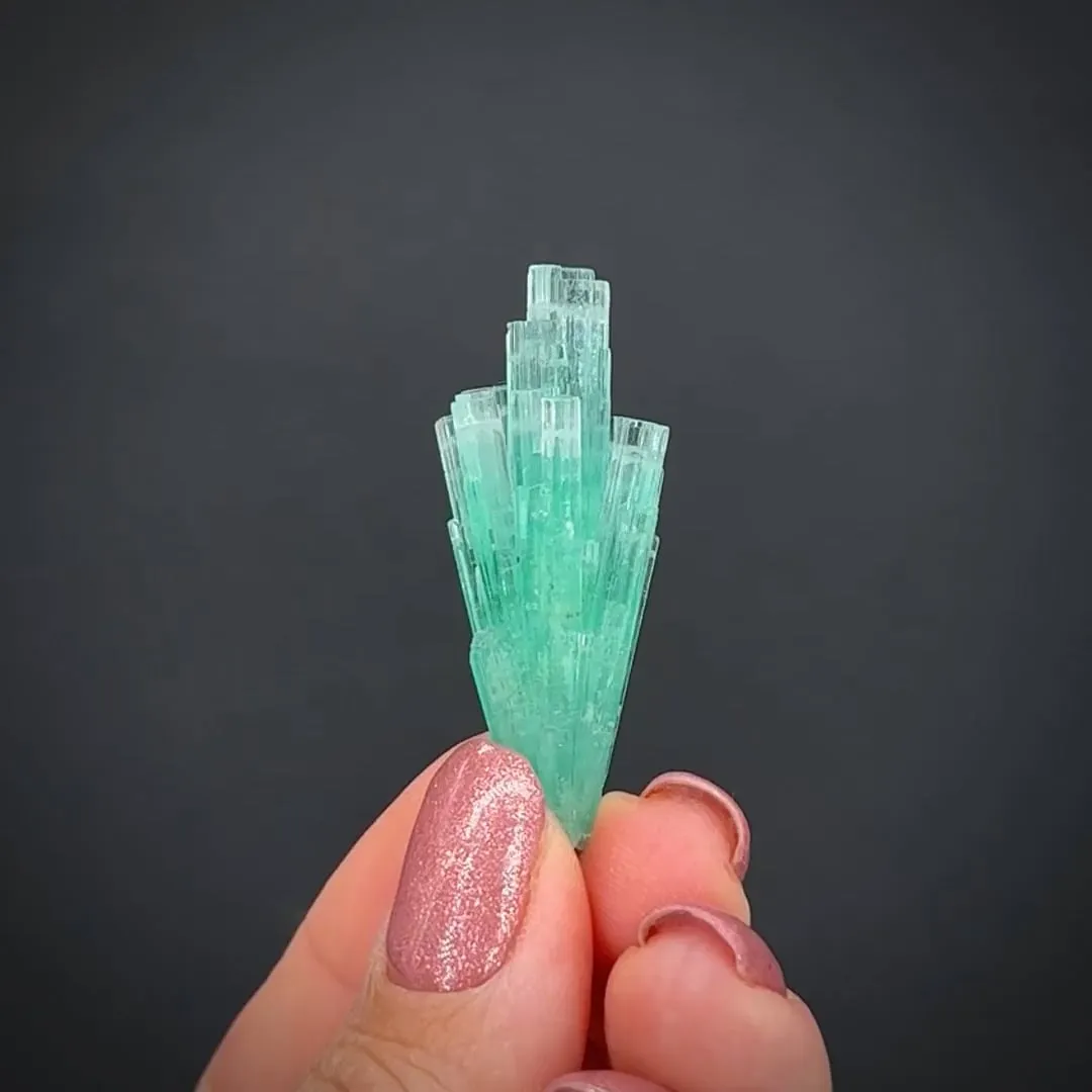 Beryl var. Emerald - image 2