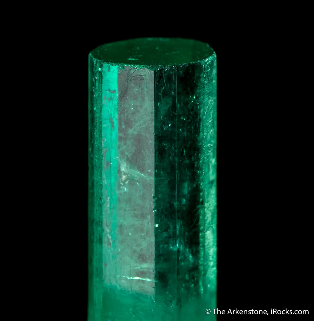 Beryl var. Emerald image