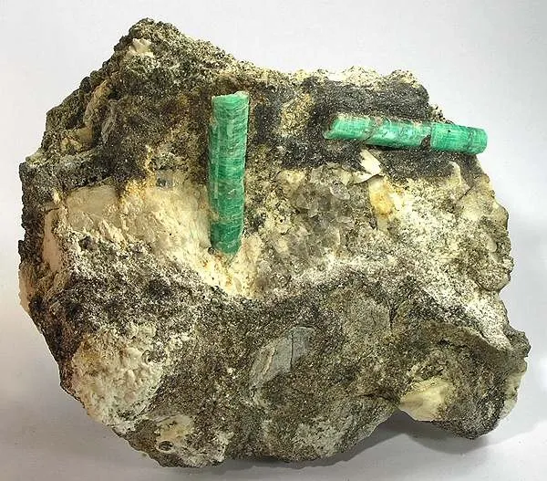 Beryl (Var: Emerald) image