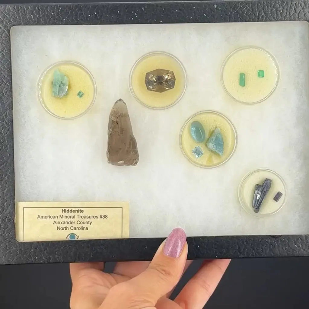 Beryl var. Emerald, Beryl var. Aquamarine, Quartz var. Smoky, Rutile (Rough & Cut set) - image 2