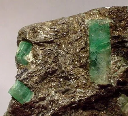 Beryl (Var: Emerald), Biotite - image 2