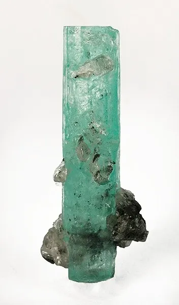 Beryl (Var: Emerald), Calcite image