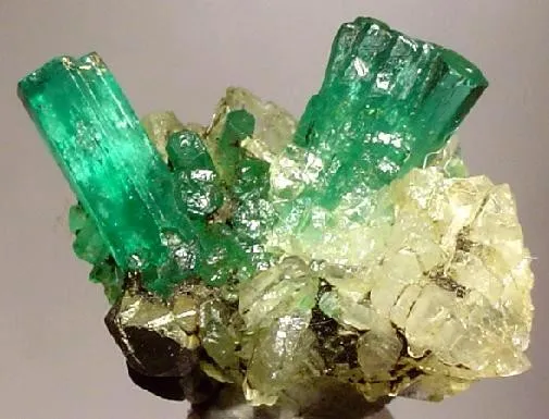 Beryl (Var: Emerald), Calcite, Pyrite image
