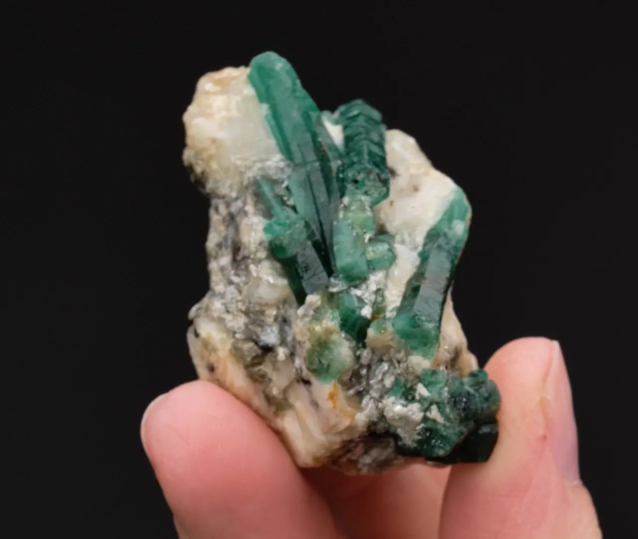 Beryl var. Emerald - image 2