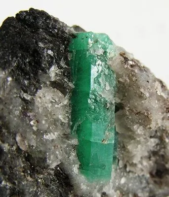 Beryl (Var: Emerald) - image 2