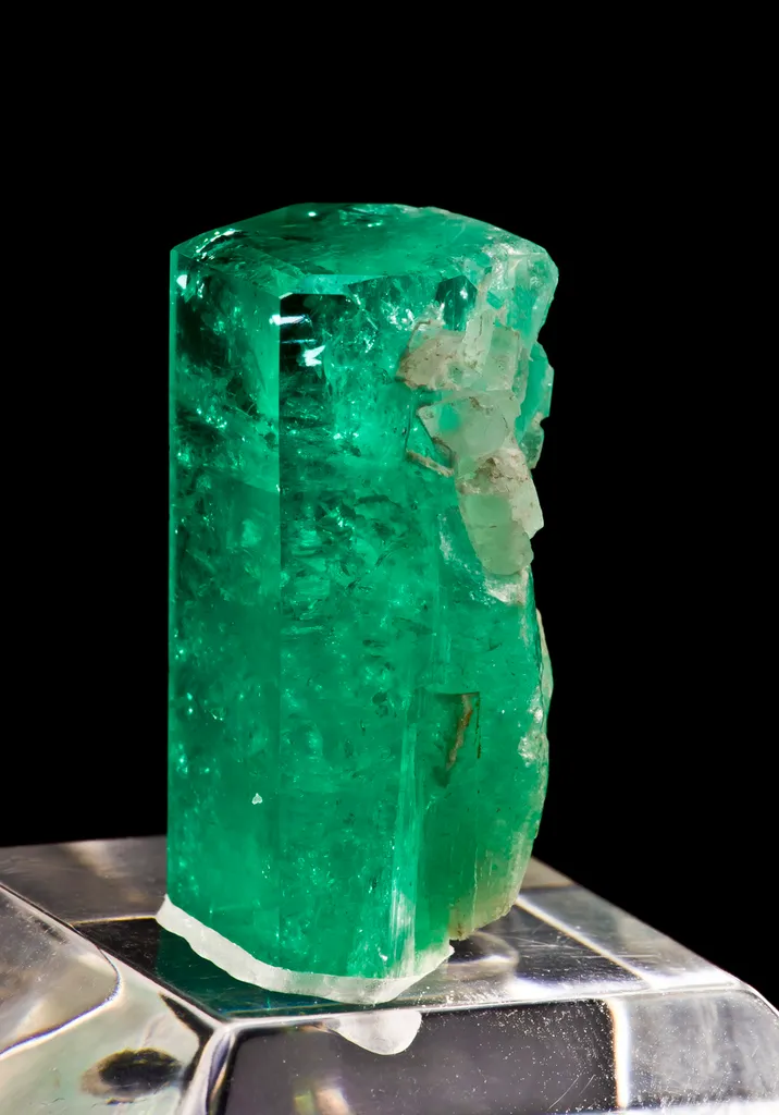Beryl Var. Emerald - image 4