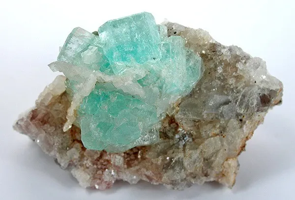 Beryl (Var: Emerald), Magnesite image