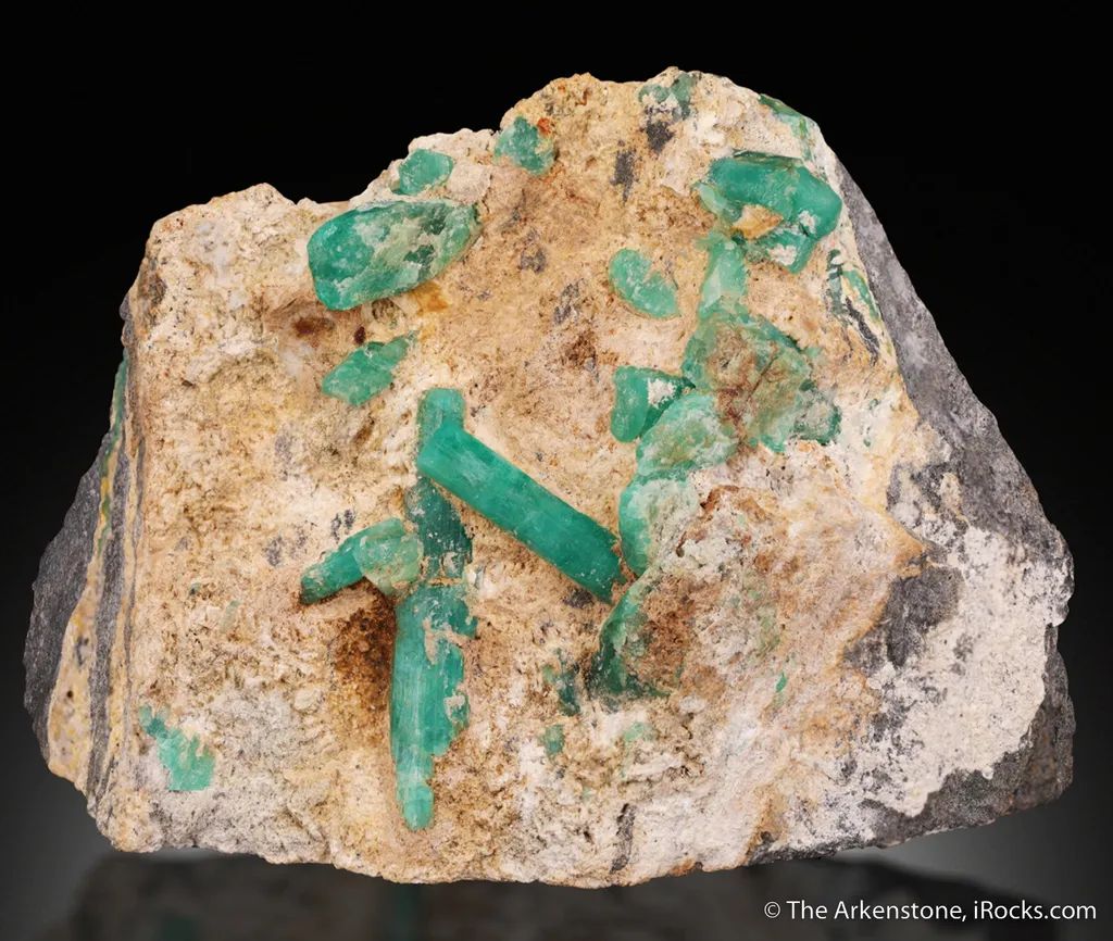Beryl var. Emerald, on Calcite image