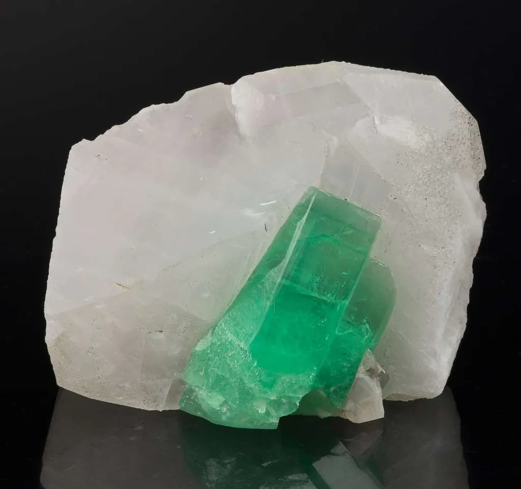 Beryl Var. Emerald on Calcite image