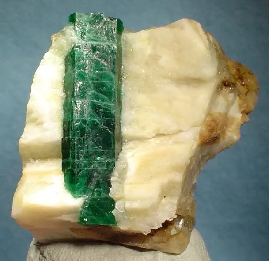 Beryl (Var: Emerald), Quartz image
