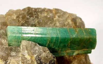 Beryl (Var: Emerald), Quartz - image 2