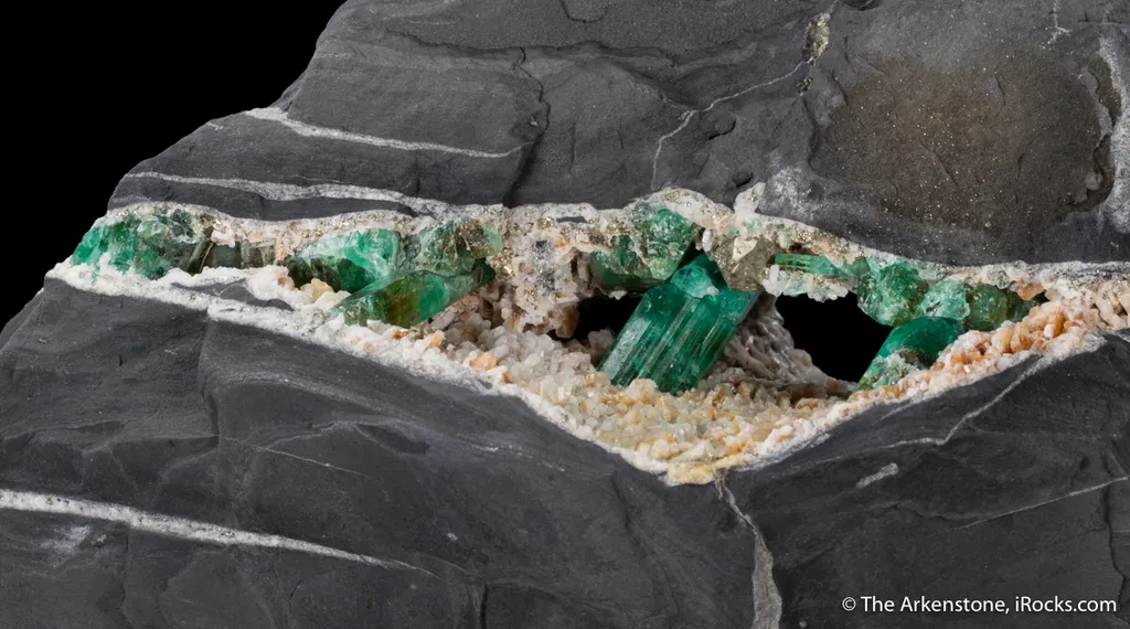 Beryl var. Emerald with Calcite - image 2