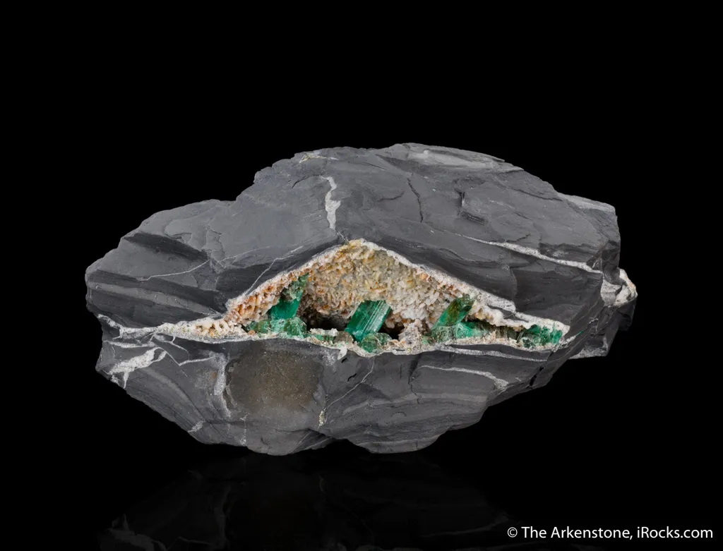 Beryl var. Emerald with Calcite - image 3